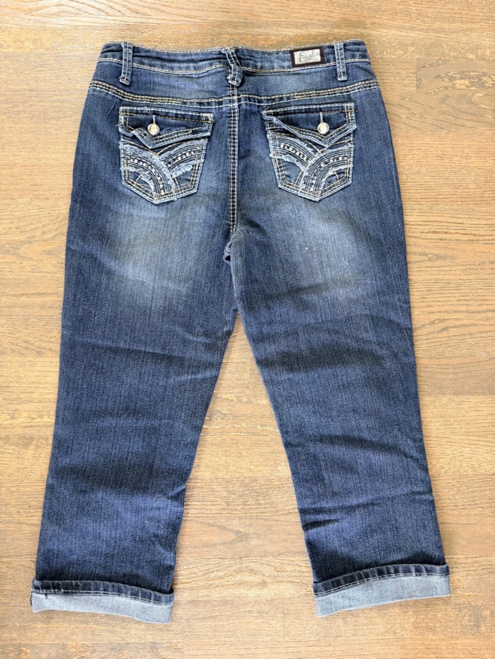 Earl Jean embroidered blue denim capris  embellished back pockets and cuffed hem